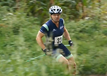 Coen Theelen in achtervolging op Johan van Buul (België) tijdens Open BeneluxKampioenschap Skike 2011